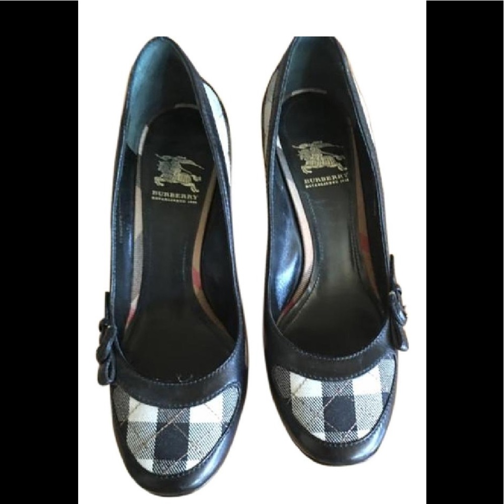 Burberry Black Pumps